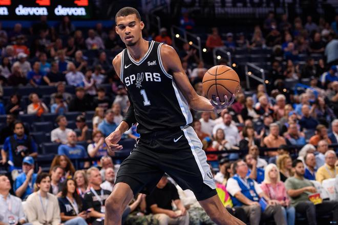 对方中卫外 对方中卫外